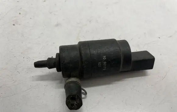 Mercedes-Benz E W211 Windscreen/windshield washer pump