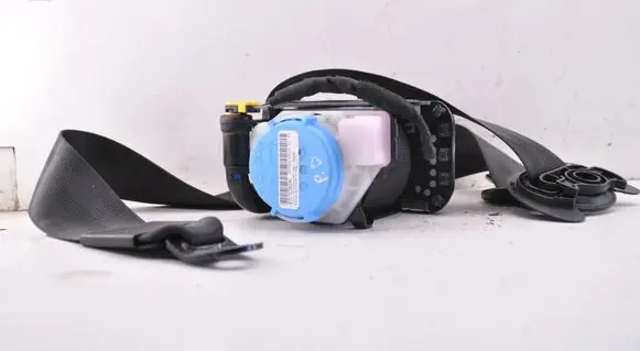 Audi Q3 8U Front seatbelt 8U0857706A