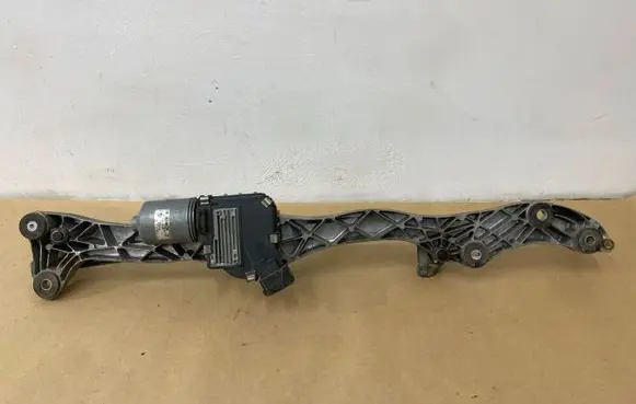 BMW 7 E65 E66 Front wiper linkage and motor 6976728 0390241868 0702271