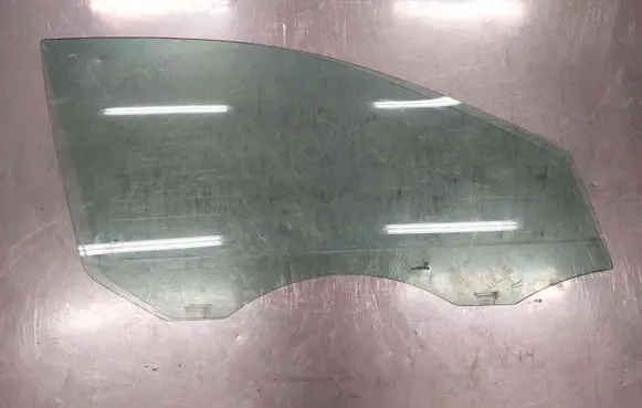 Volkswagen Jetta V Front door window glass four-door 43R004585