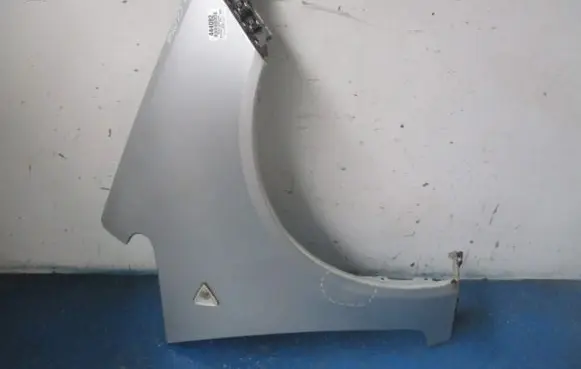 Mitsubishi Colt Fender