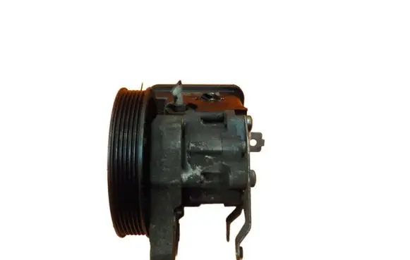 BMW 5 E60 E61 Power steering pump 7693974101