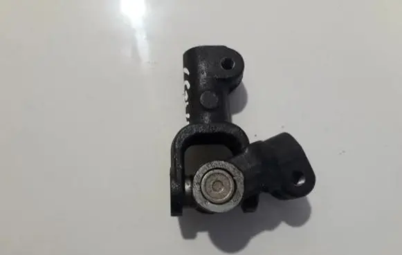 Toyota RAV 4 (XA20) Steering column universal joint