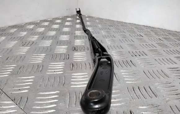 Windshield/front glass wiper blade