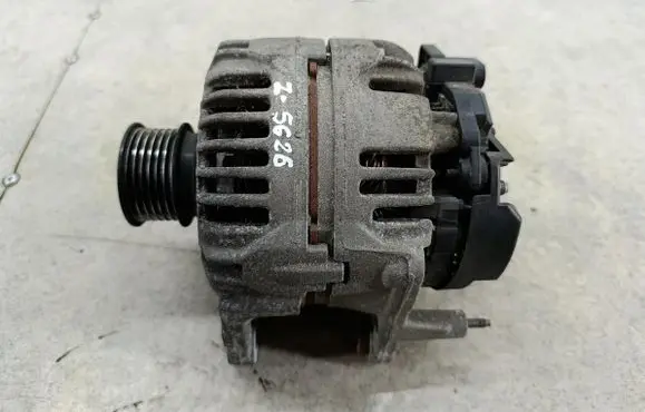 Skoda Fabia Mk2 (5J) Generator/alternator 037903025M
