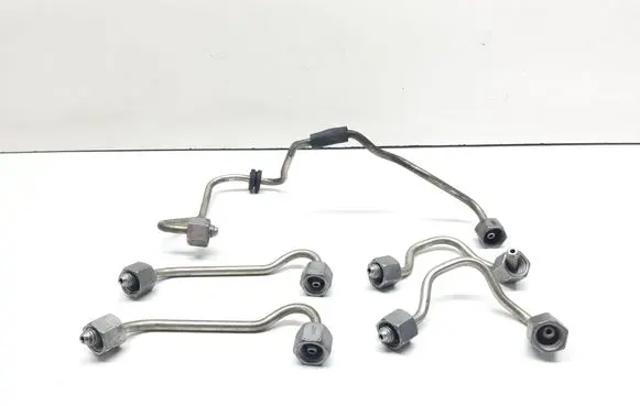 BMW 5 E60 E61 Fuel injector supply line/pipe 