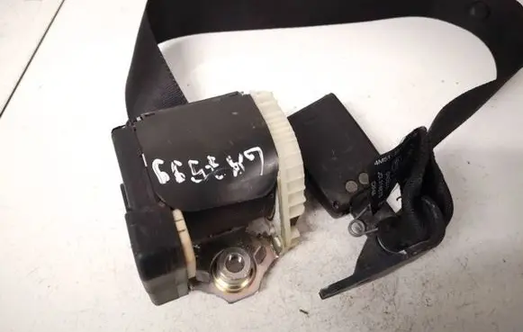 Ford Focus Middle seatbelt (rear) 4m51a611b 4m51-a611b
