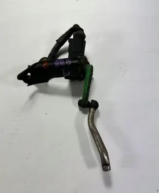 Headlight/headlamp level sensor