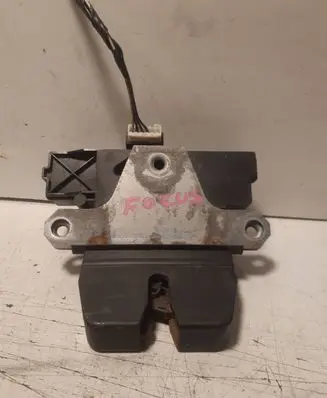 Ford Focus Tailgate/trunk/boot open switch ER442R