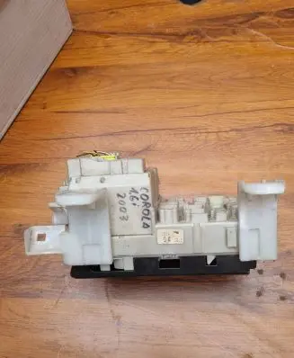Toyota Corolla E120 E130 Fuse box set PPT25P5