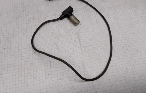 Audi A6 S6 C4 4A Crankshaft position sensor 078905381