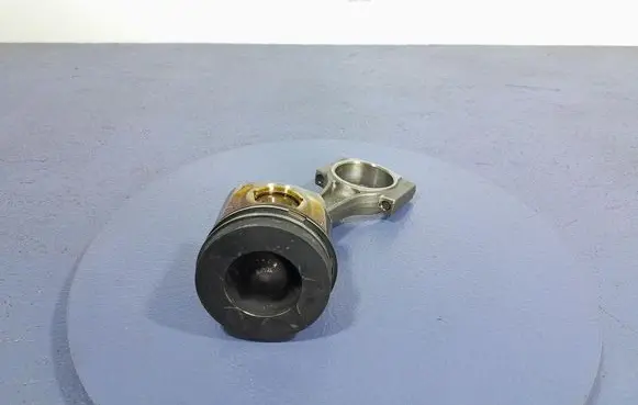 Piston