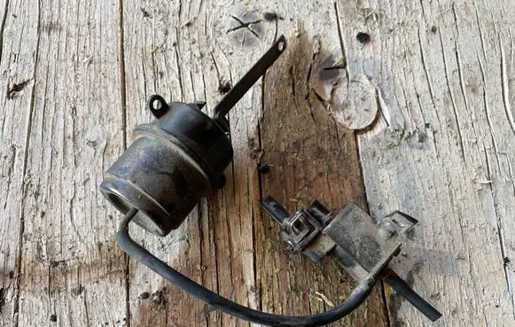 Volkswagen Multivan T4 Turbo solenoid valve 028906283