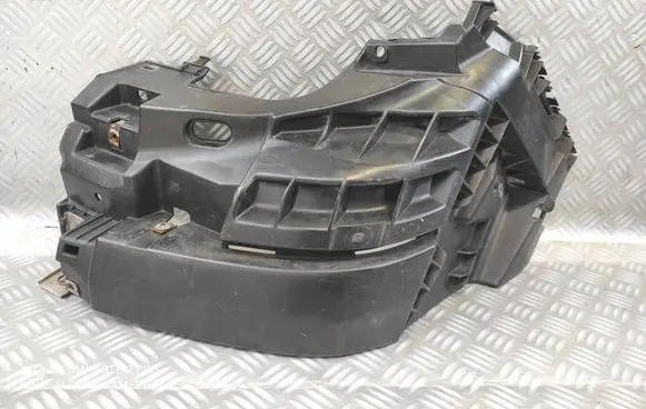 Opel Vivaro Front bumper mounting bracket 620350101R 93856001 66034