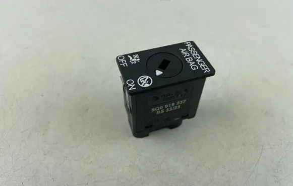 Audi Q4 e-tron Passenger airbag on/off switch 5Q0919237 B53323