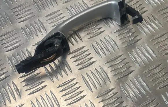 Volkswagen Touareg II Front door exterior handle 7P6837205A