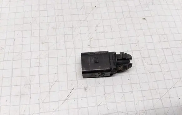 Seat Ibiza III (6L) Outside/external air temperature sensor 8Z0820535