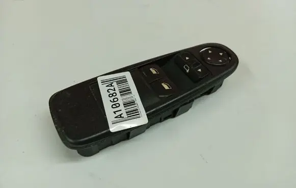 Citroen C4 I Picasso Electric window control switch 96639380ZD