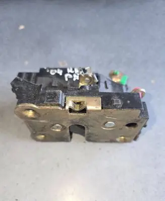 Renault Kangoo I Front door lock 23X70