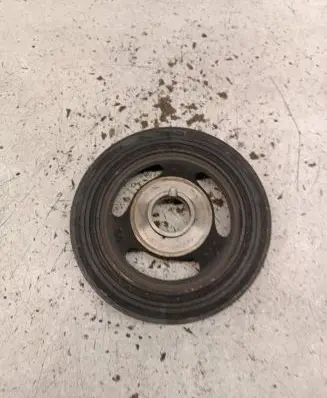 Peugeot 3008 I Crankshaft pulley E110124a