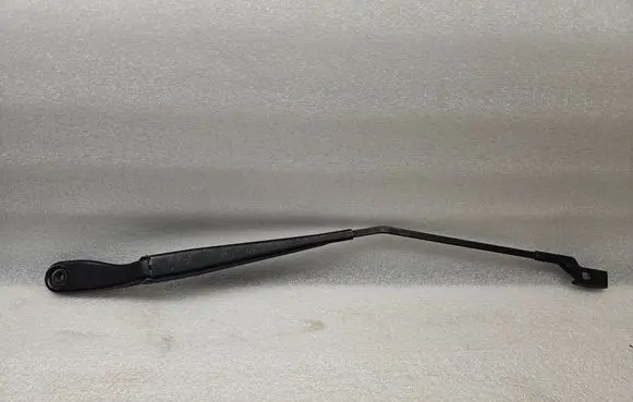 Volvo V50 Front wiper blade arm 8623160