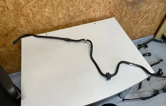 BMW 5 G30 G31 Vacuum line/pipe/hose 8605126