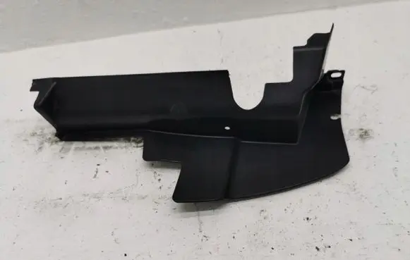 Chrysler 300C Radiator trim 04806237AE