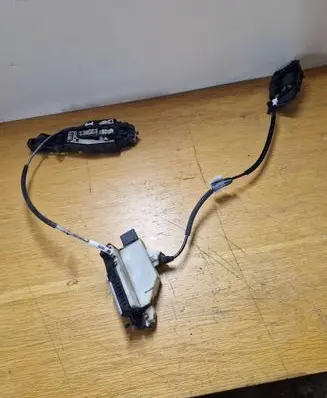 Citroen C4 II Rear door lock 9685351980