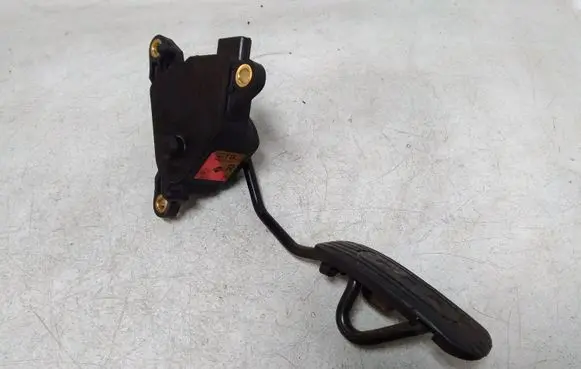 Nissan Note (E11) Accelerator throttle pedal