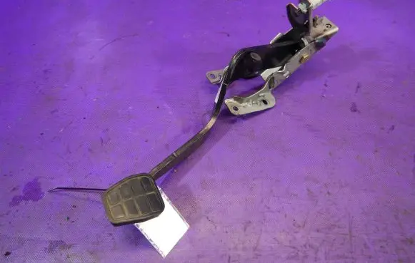 Mitsubishi Colt Brake pedal 4620A036