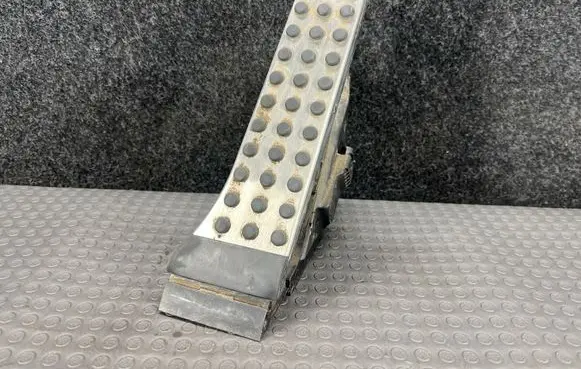 Mercedes-Benz GLC AMG Accelerator throttle pedal ZGS00304