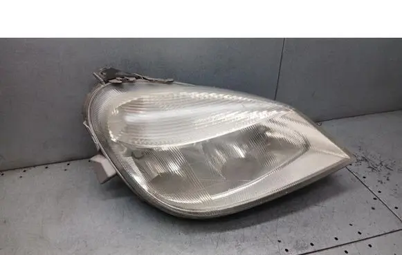 Mercedes-Benz Vaneo W414 Front reflector A4148200161