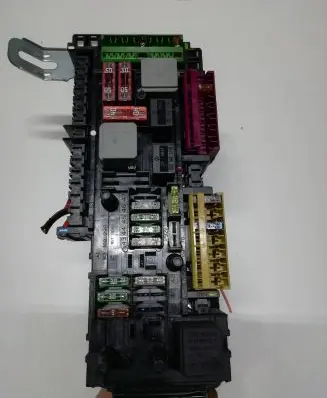Mercedes-Benz C AMG W204 SAM control unit 2049060205