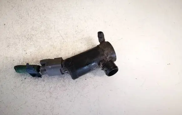 Subaru Legacy Windscreen/windshield washer pump