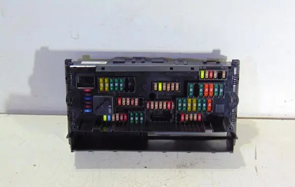 BMW 5 F10 F11 Fuse box set 9210861