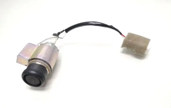 Suzuki Grand Vitara II 12 V Socket (front) 