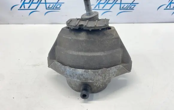BMW 5 E60 E61 Engine mount bracket lm677461902
