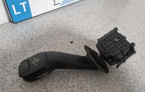 BMW 7 E38 Indicator stalk 8352172 01100410