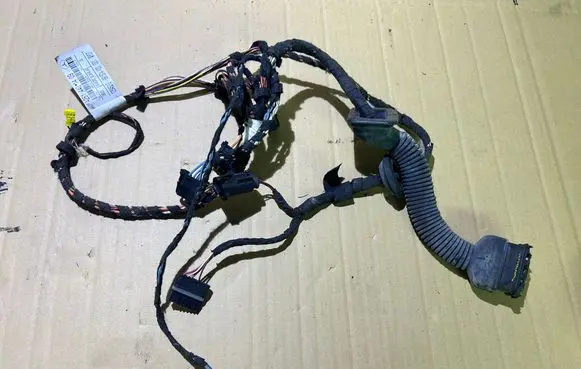 Mercedes-Benz R W251 Front door wiring loom A2514401409
