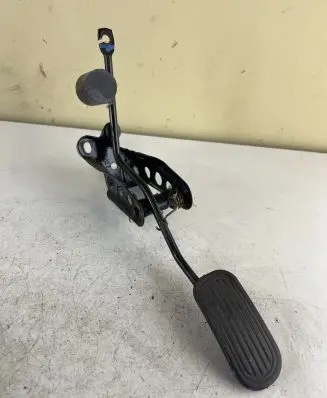 Toyota Yaris Accelerator throttle pedal