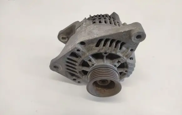 Audi A4 S4 B5 8D Generator/alternator