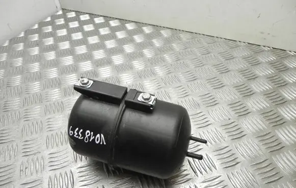 Vacuum air tank