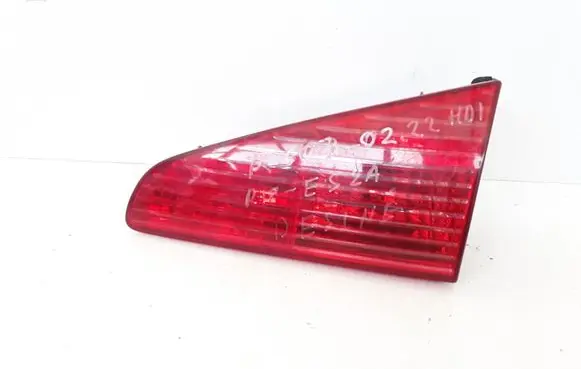 Peugeot 607 Tailgate rear/tail lights