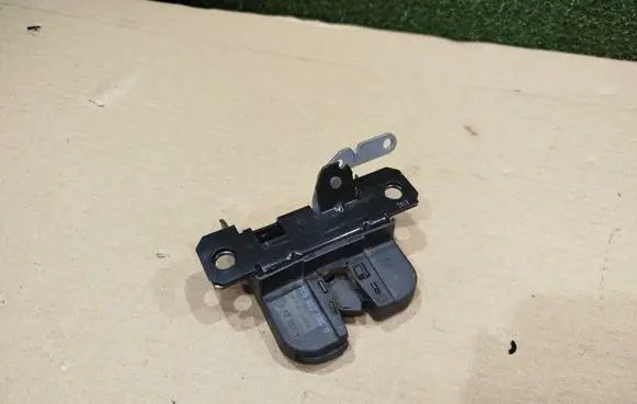 Man TGE 1gen Tailgate/trunk/boot lock/catch/latch 7C0827505 7C0827505A