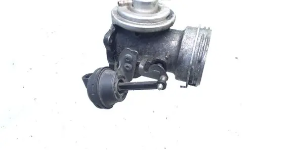 Skoda Octavia Mk2 (1Z) EGR valve 03G129637
