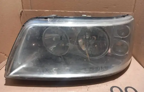 Volkswagen Transporter - Caravelle T5 Headlight/headlamp 0301195201
