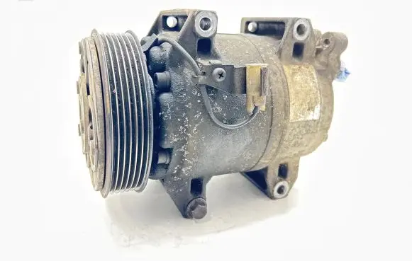 Volvo XC90 Air conditioning (A/C) compressor (pump) 8708581