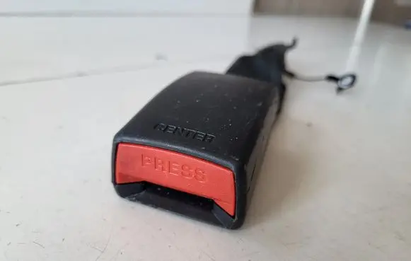 Hyundai Santa Fe Rear seatbelt buckle 20150414