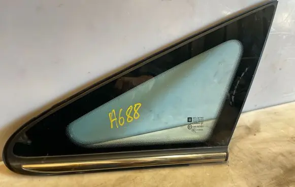 Opel Zafira B Front triangle window/glass 43R007951