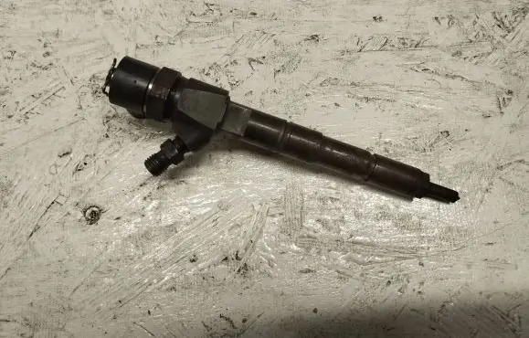 Opel Insignia A Fuel injectors set 0445110327